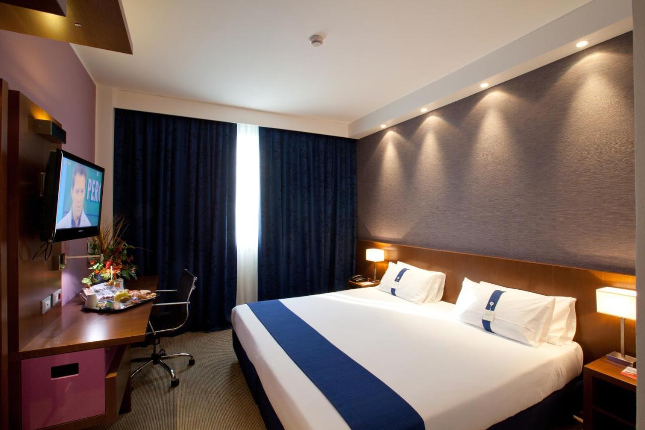 Standard King Room - Free Breakfast,1281581377:JPEG